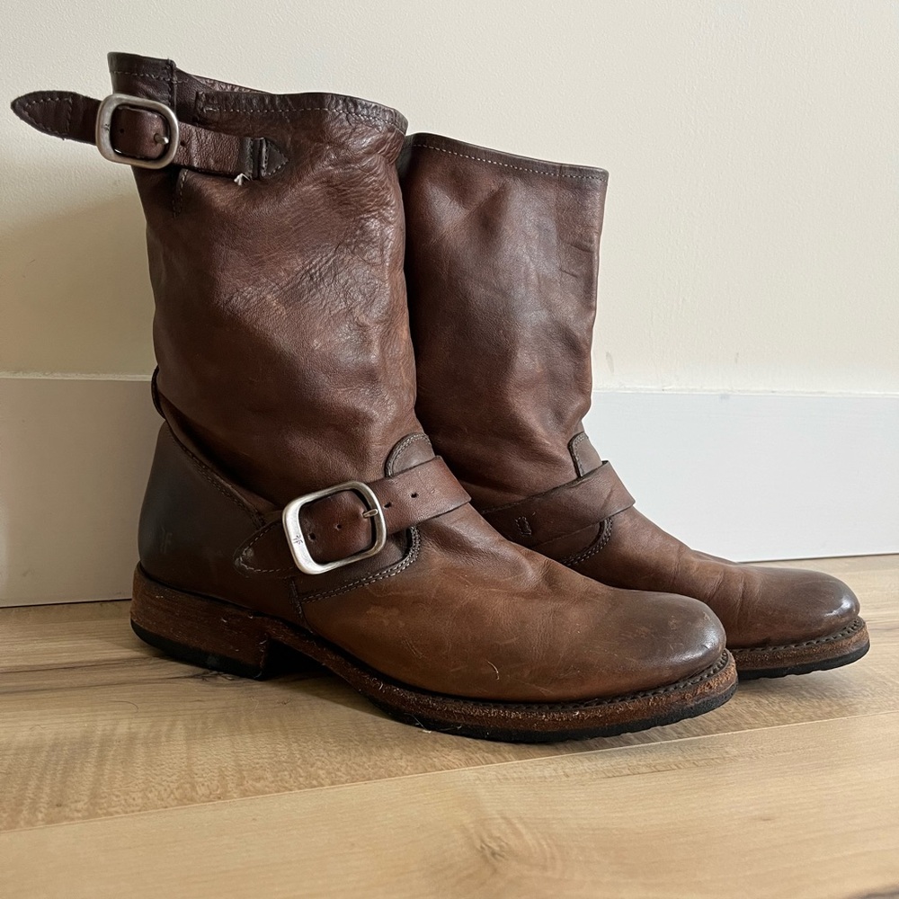 Veronica Short Frye Boots sz 9